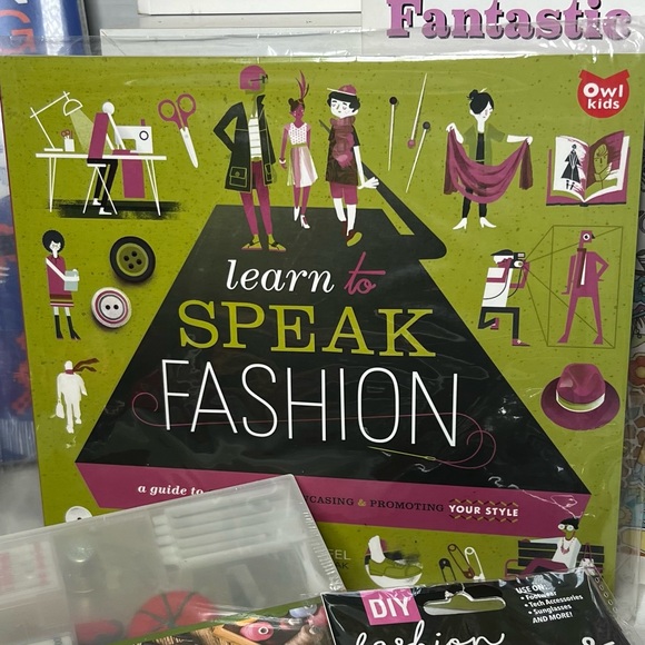 FASHION GIFT SET - Picture 2 of 16